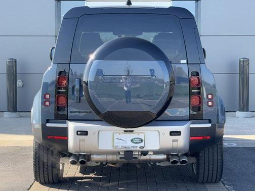 2024 Land Rover Defender 110 P500 SE