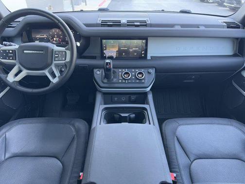 2024 Land Rover Defender 110 P400 X-Dynamic SE