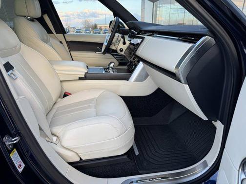 2023 Land Rover Range Rover P400 SE