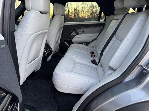 2024 Land Rover Range Rover Sport SE