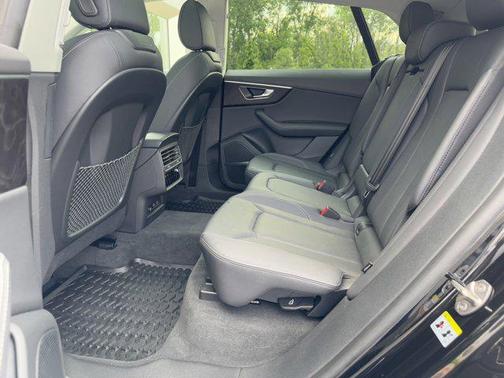 2023 Audi Q8 55 Premium Plus