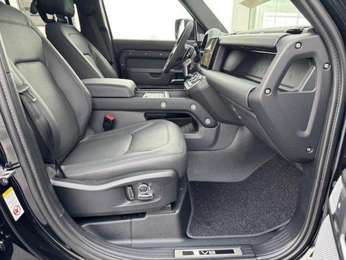 2024 Land Rover Defender V8