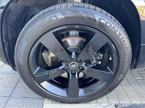 Santorini Black Metallic 2025 Land Rover Defender 110 V8