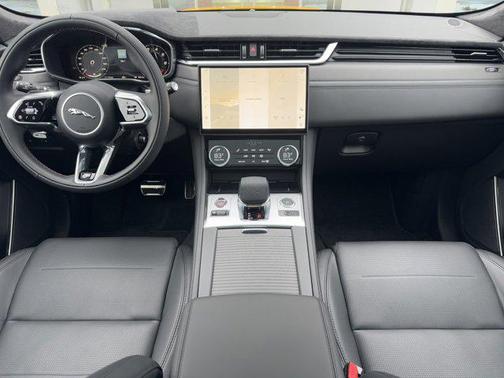 2025 Jaguar F-PACE SVR P550 AWD Automatic
