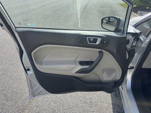 Ingot Silver Metallic 2016 Ford Fiesta Titanium
