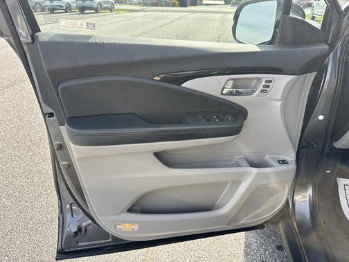 Modern Steel Metallic 2020 Honda Pilot Touring 8-Passenger