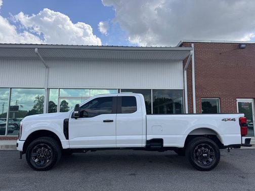 Oxford White 2025 Ford F-350 XL