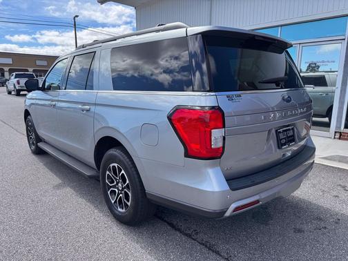 Iconic Silver Metallic 2024 Ford Expedition XLT