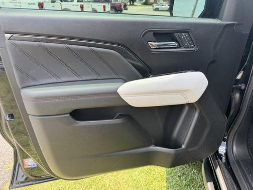 2025 GMC Canyon Base