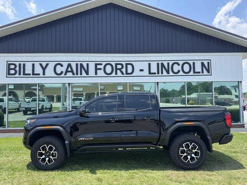 2025 GMC Canyon Base