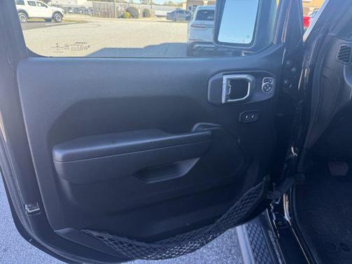 2022 Jeep Gladiator Sport