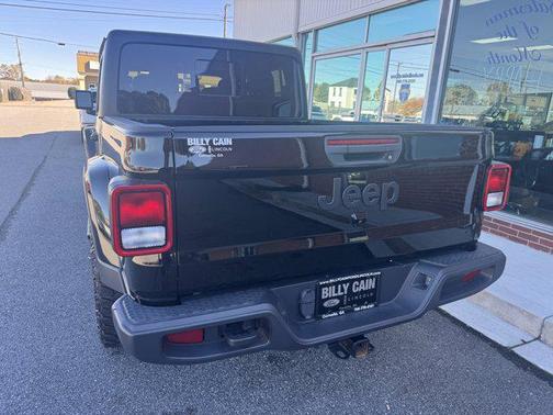 2022 Jeep Gladiator Sport