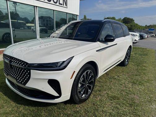 2025 Lincoln Nautilus Reserve