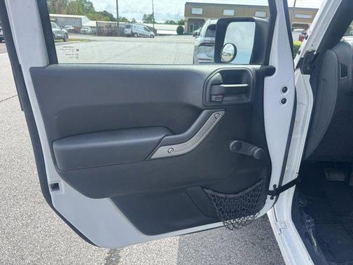 Bright White Clearcoat 2015 Jeep Wrangler Unlimited Sport