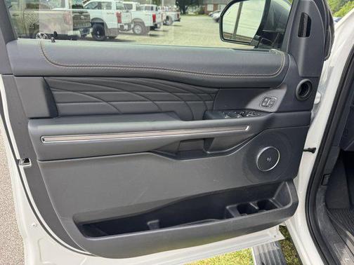 2024 Ford Expedition Platinum