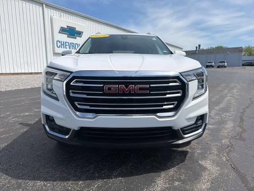 Summit White 2024 GMC Terrain SLT