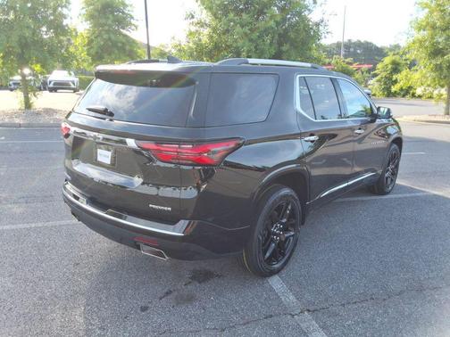 Mosaic Black Metallic 2023 Chevrolet Traverse Premier