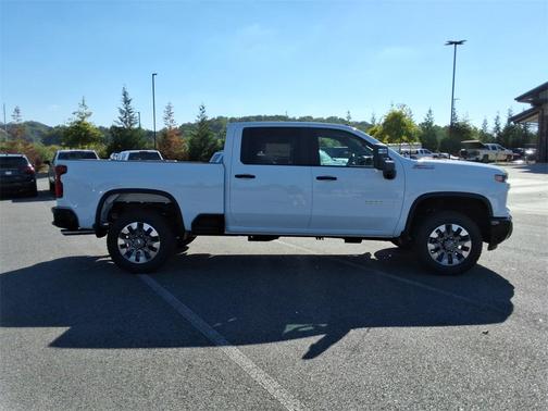 2026 Chevrolet Silverado 2500 Custom