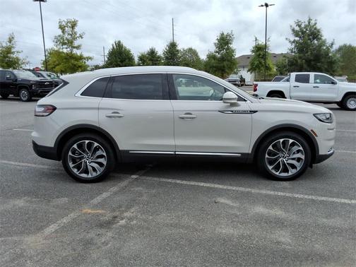 2022 Lincoln Nautilus Reserve