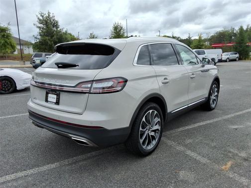2022 Lincoln Nautilus Reserve