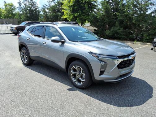 Sterling Gray Metallic 2026 Chevrolet Trax LT