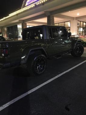 2022 Jeep Gladiator Sport