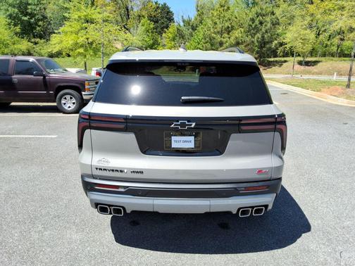 Sandstone 2026 Chevrolet Traverse Z71