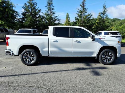 Summit White 2026 Chevrolet Silverado 1500 RST