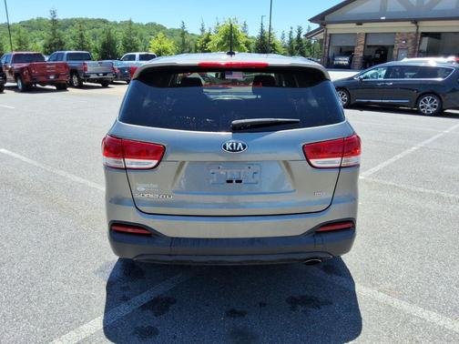Titanium Silver 2016 Kia Sorento L