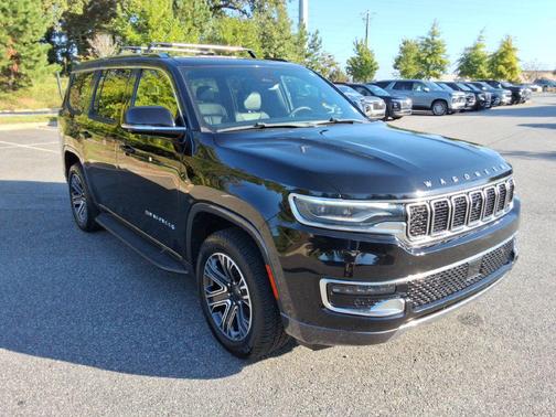Diamond Black Crystal Pearlcoat 2022 Jeep Wagoneer Series III 4x2