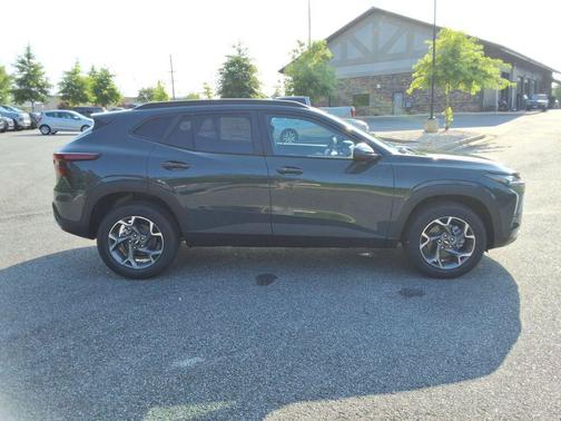 Cypress Gray 2026 Chevrolet Trax LT