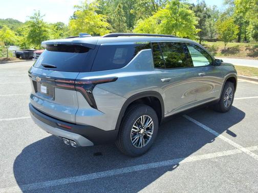 Sterling Gray Metallic 2026 Chevrolet Traverse LT