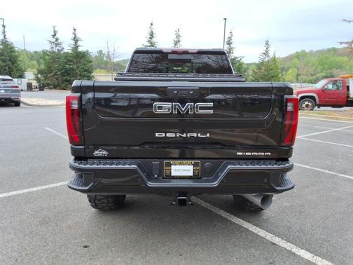 Onyx Black 2024 GMC Sierra 2500 Denali Ultimate
