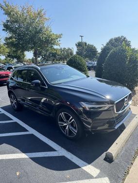 2020 Volvo XC60 T5 Momentum