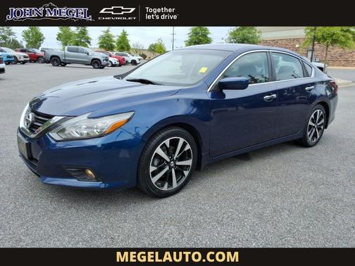 Deep Blue Pearl 2018 Nissan Altima 2.5 SR