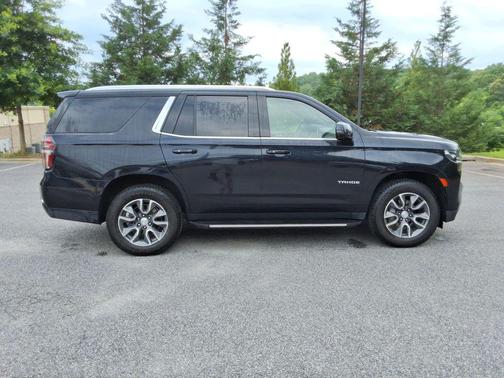 Midnight Blue Metallic 2022 Chevrolet Tahoe LT