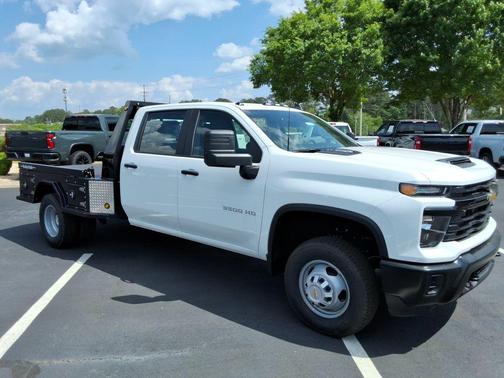 Summit White 2026 Chevrolet Silverado 3500 Crew Cab, Long Bed, WT Dual Rear Wheel, RWD