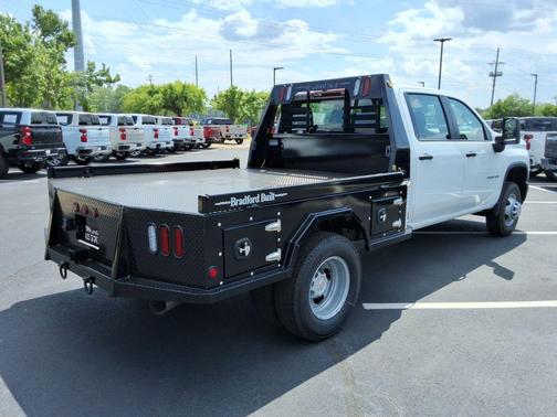 Summit White 2026 Chevrolet Silverado 3500 Crew Cab, Long Bed, WT Dual Rear Wheel, RWD