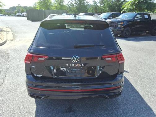 2024 Volkswagen Tiguan 2.0T SE R-Line Black