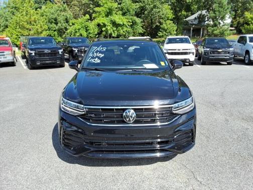 2024 Volkswagen Tiguan 2.0T SE R-Line Black