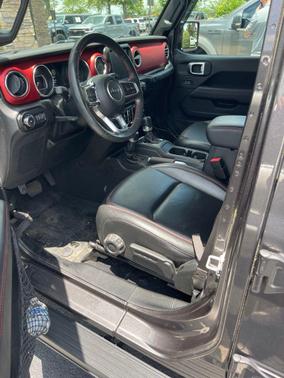 Granite Crystal Metallic Clearcoat 2020 Jeep Wrangler Unlimited Rubicon
