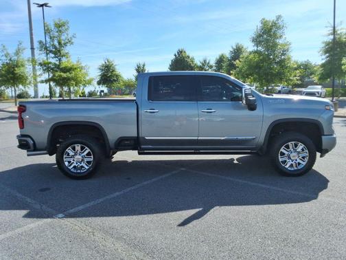 Sterling Gray Metallic 2024 Chevrolet Silverado 3500 High Country