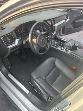 2024 Volvo S60 B5 Core Dark Theme