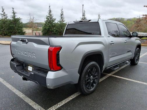 2024 Toyota Tundra Hybrid Platinum