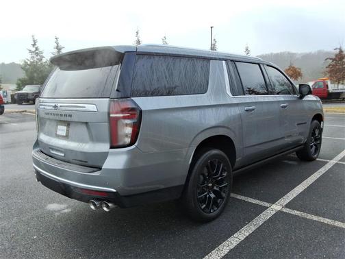 2023 Chevrolet Suburban Premier