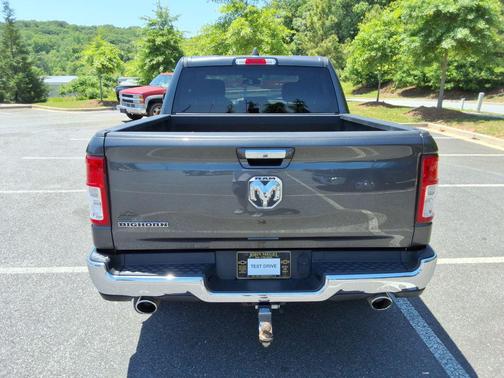 Granite Crystal Metallic Clearcoat 2019 RAM 1500 Big Horn