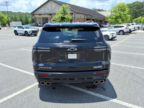 Mosaic Black Metallic 2025 Chevrolet Traverse High Country
