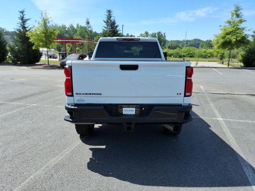 Summit White 2026 Chevrolet Silverado 2500 LT