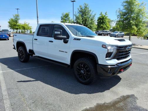 Summit White 2026 Chevrolet Silverado 2500 LT