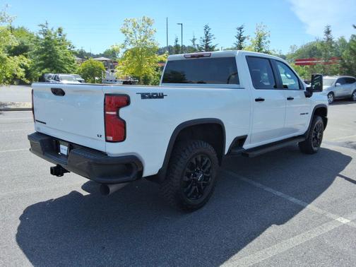 Summit White 2026 Chevrolet Silverado 2500 LT